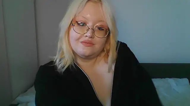 Snapshot of Elayne_Sweet chatting on April 8, 8:03 am Elayne Sweet online show from April 8, 8:03 am
