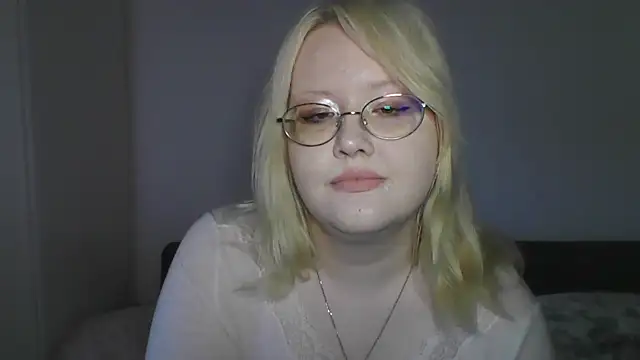 Snapshot of Elayne_Sweet chatting on April 29, 6:17 am Elayne Sweet online show from April 29, 6:17 am