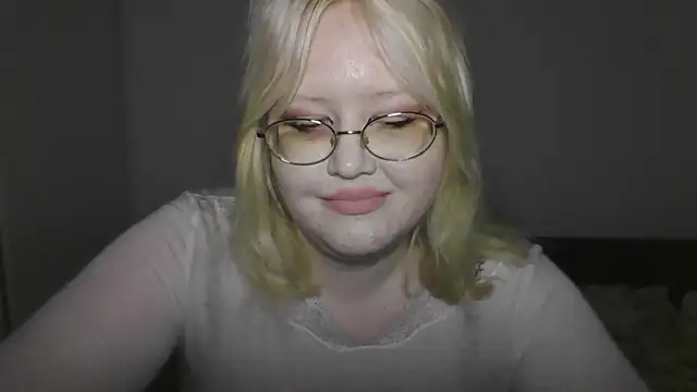 Snapshot of Elayne_Sweet chatting on May 17, 6:11 am Elayne Sweet online show from May 17, 6:11 am