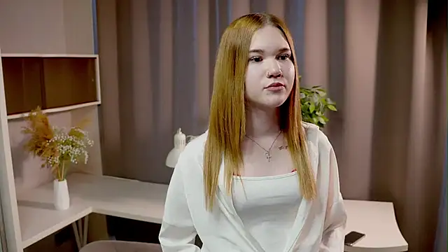 Snapshot of DawnByard chatting on April 1, 9:32 am DawnByard online show from April 1, 9:32 am