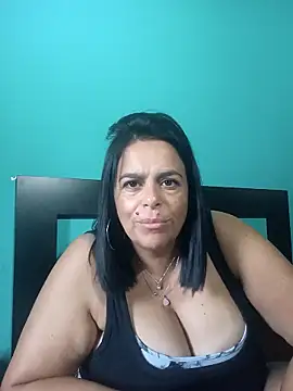 lucianamorocha online show from April 24, 11:01 am