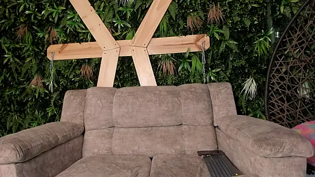 Milan Moon online show from April 14, 8:26 pm