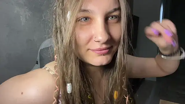 Snapshot of Slatka_torta chatting on April 8, 8:47 am Slatka torta online show from April 8, 8:47 am