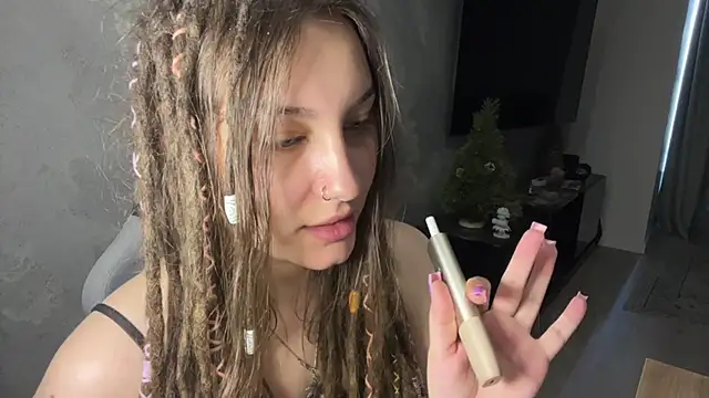 Snapshot of Slatka_torta chatting on April 12, 7:35 am Slatka torta online show from April 12, 7:35 am