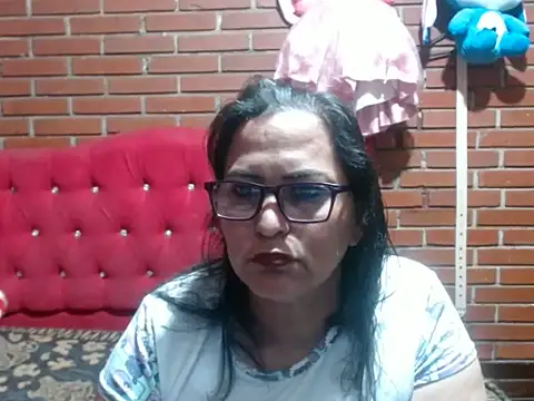 kristalmarelyn online show from May 31, 6:10 am