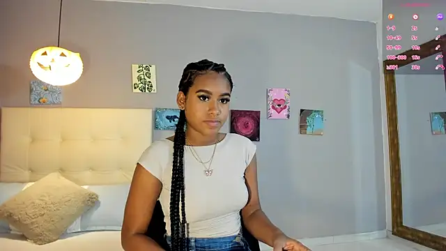 Snapshot of Melaniaa_Roussee chatting on May 11, 2:17 am Melaniaa Roussee online show from May 11, 2:17 am