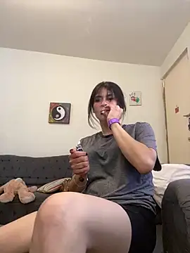 Snapshot of Nathadleche chatting on April 8, 6:30 pm Nathadleche online show from April 8, 6:30 pm