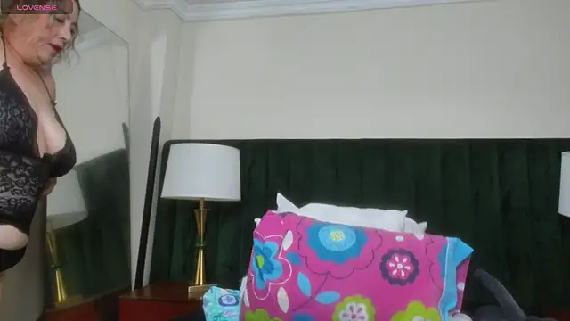 RoxanneSquirt online show from May 15, 11:56 pm
