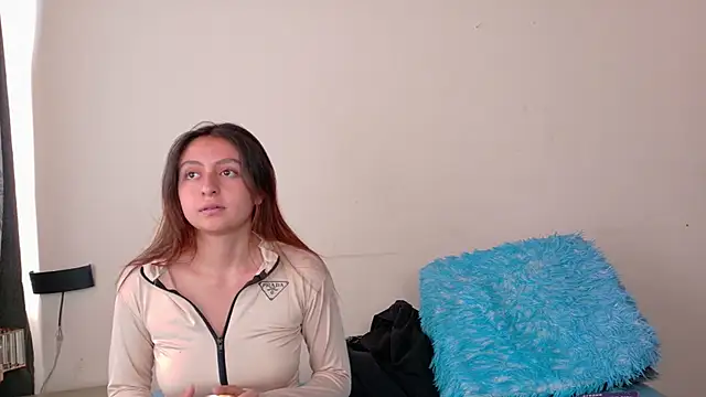 Lala fluffy online show from April 4, 7:44 pm