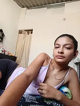 Lyra Siren online show from June 12, 7:57 pm