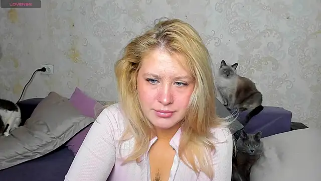 Simply Alex online show from May 18, 1:02 am
