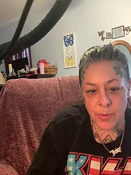 Snapshot of Kitty_bang chatting on April 15, 7:21 pm Kitty bang online show from April 15, 7:21 pm