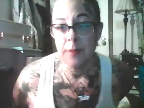 Snapshot of Kitty_bang chatting on April 23, 3:08 am Kitty bang online show from April 23, 3:08 am