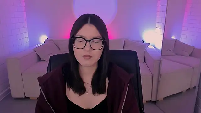 Snapshot of JennyGibson chatting on April 9, 5:07 am JennyGibson online show from April 9, 5:07 am