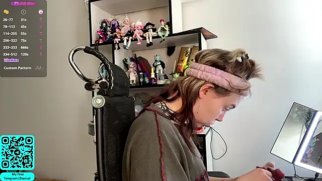 MadalynNosel online show from April 22, 7:11 am