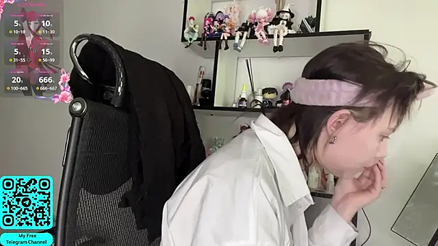 MadalynNosel online show from July 8, 7:02 am