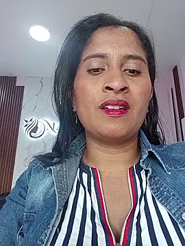 SofiaMendez1  online show from May 25, 3:29 pm