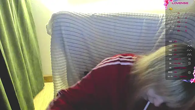 MiaKimiko online show from May 17, 1:47 am