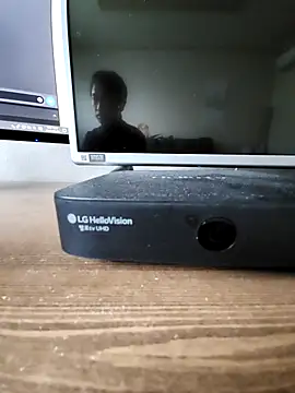 Snapshot of ho2jjahk chatting on April 6, 4:32 am ho2jjahk online show from April 6, 4:32 am