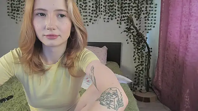 Snapshot of Leona_Vixen chatting on April 18, 6:39 am Leona Vixen online show from April 18, 6:39 am