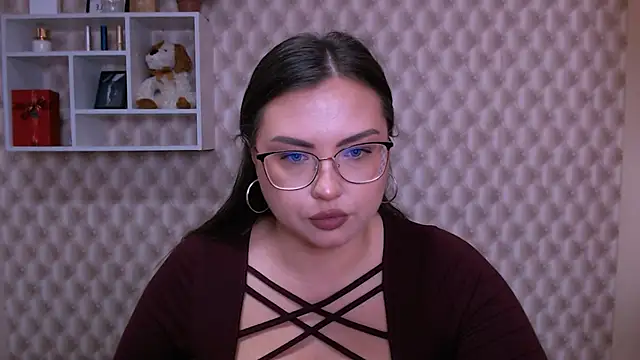 Snapshot of AminaSoul_ chatting on April 6, 6:47 am AminaSoul online show from April 6, 6:47 am