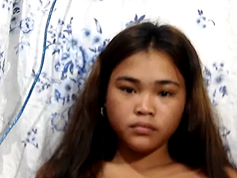 Snapshot of AsianPinay18 chatting on April 7, 10:42 pm AsianPinay18 online show from April 7, 10:42 pm