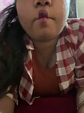 Snapshot of Shalu_naughty69 chatting on May 18, 3:35 am Shalu naughty69 online show from May 18, 3:35 am