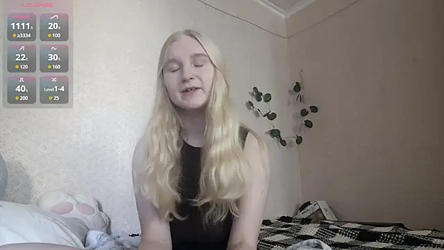 Snapshot of ForwentSeat chatting on April 28, 8:52 am ForwentSeat online show from April 28, 8:52 am