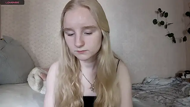 Snapshot of ForwentSeat chatting on May 20, 8:20 am ForwentSeat online show from May 20, 8:20 am