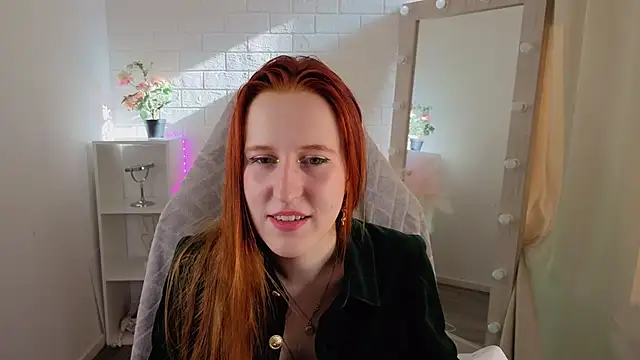 Snapshot of EvaBellea chatting on April 11, 6:29 am EvaBellea online show from April 11, 6:29 am