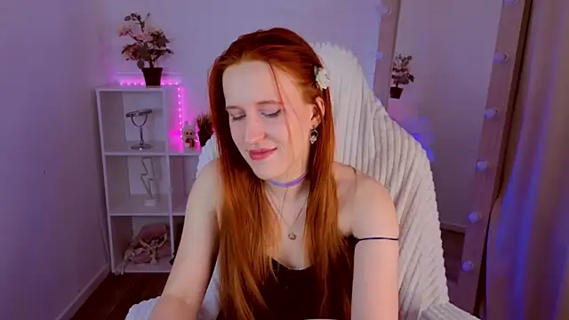 Snapshot of EvaBellea chatting on April 15, 1:40 pm EvaBellea online show from April 15, 1:40 pm