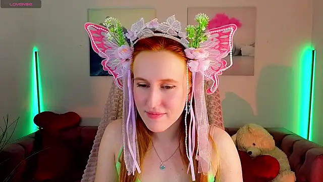 Snapshot of EvaBellea chatting on May 24, 1:05 pm EvaBellea online show from May 24, 1:05 pm