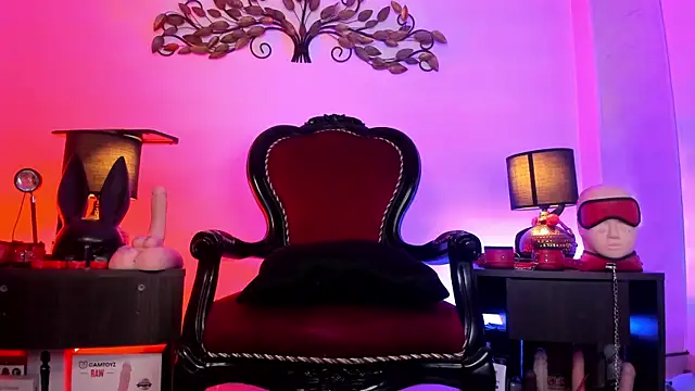 Madamedaphne  online show from July 10, 4:53 pm