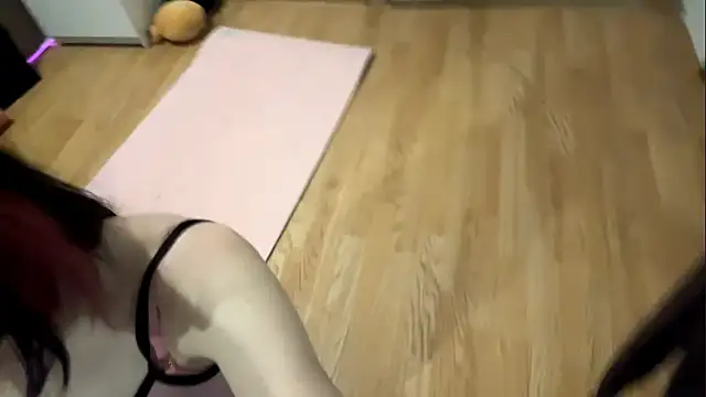 Snapshot of WifeAileen chatting on April 2, 7:17 am WifeAileen online show from April 2, 7:17 am