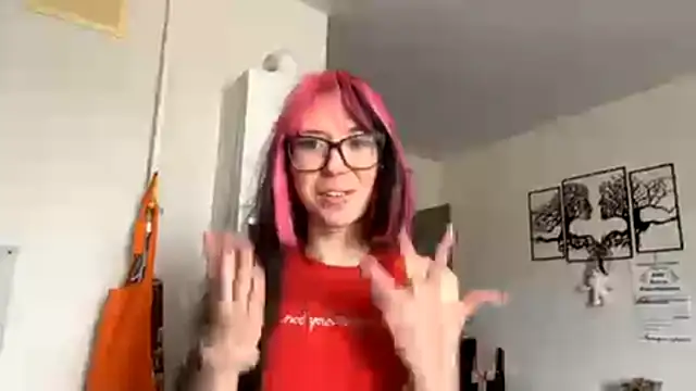 Snapshot of WifeAileen chatting on April 14, 7:03 am WifeAileen online show from April 14, 7:03 am