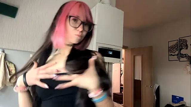 Snapshot of WifeAileen chatting on May 12, 6:16 pm WifeAileen online show from May 12, 6:16 pm