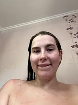 Snapshot of Lindasix chatting on July 4, 9:48 am Lindasix online show from July 4, 9:48 am