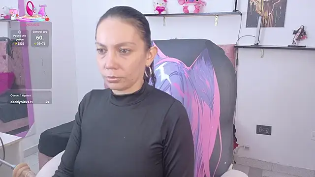 Snapshot of karlaaHott chatting on June 8, 7:36 pm karlaaHott online show from June 8, 7:36 pm