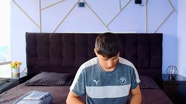 Sweett Sinn  online show from April 13, 4:23 pm