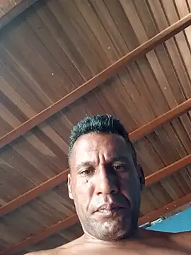 Snapshot of cruzgomez0100 chatting on April 15, 7:21 pm cruzgomez0100 online show from April 15, 7:21 pm