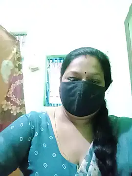 Snapshot of PINKI_024 chatting on May 19, 6:20 am PINKI 024 online show from May 19, 6:20 am