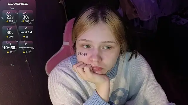 Snapshot of Liaa_Lii chatting on April 13, 8:25 pm Liaa Lii online show from April 13, 8:25 pm