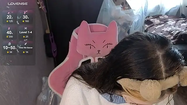 Snapshot of Liaa_Lii chatting on April 14, 10:21 am Liaa Lii online show from April 14, 10:21 am