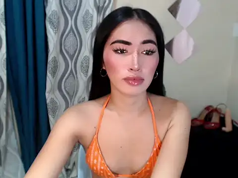 urasiankylie online show from May 25, 5:19 pm