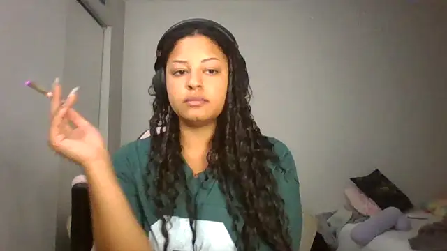 madzbailey online show from July 14, 2:05 am