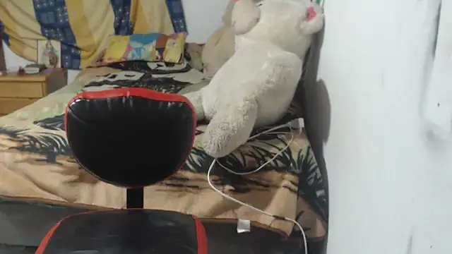 Snapshot of amber_squirtsx chatting on July 23, 1:30 am amber squirtsx online show from July 23, 1:30 am
