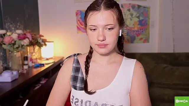 Snapshot of bikinibottom001 chatting on April 10, 3:01 am bikinibottom001 online show from April 10, 3:01 am