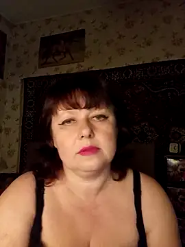 AuroKaria online show from April 18, 3:05 pm