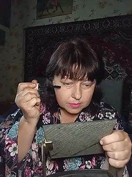 Snapshot of AuroKaria chatting on June 3, 3:17 pm AuroKaria online show from June 3, 3:17 pm