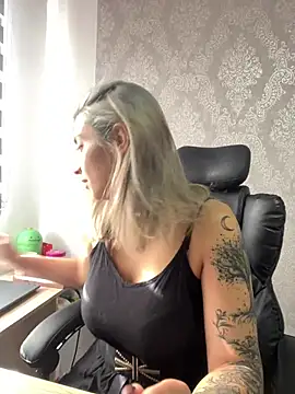 Isabella varella- online show from July 15, 12:54 pm